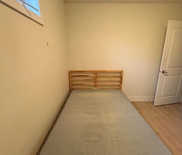 149 Henderson - Photo 2