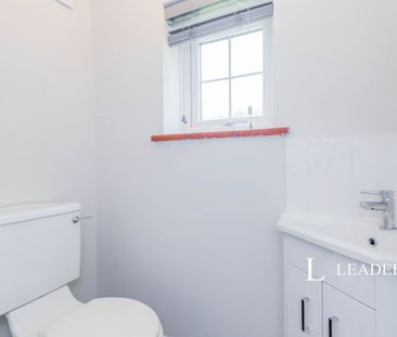 Henfold Lane, Dorking, RH5 - Photo 2
