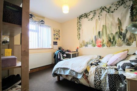 6 bedroom semi-detached house to rent - Photo 3