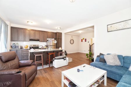 For Lease - 2337 Watercolours Way, Barrhaven, Ontario - Photo 2