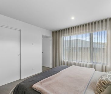 Modern comfort in a quiet Rokeby pocket – partly furnished, interne... - Photo 3