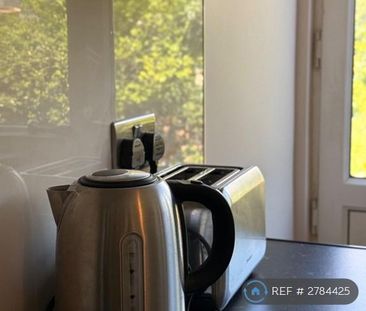 1 bedroom in a house share to rent - Photo 6