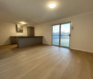 Charming Duplex - Photo 5