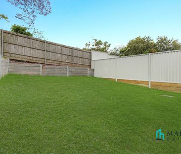 Brand New Luxury Family Home in a Highly Sought-After Location - Photo 3