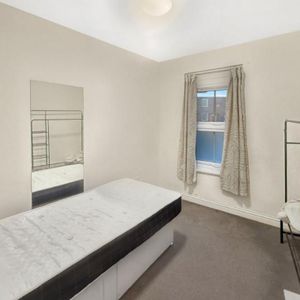 1 bedroom semi-detached house to rent - Photo 2