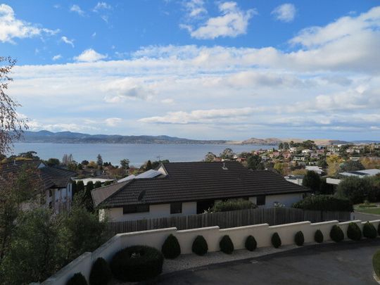 2/9A Shepherd Street Sandy Bay TAS 7005 Australia - Photo 1