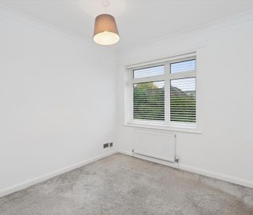 6 bedroom detached house to rent - Photo 4