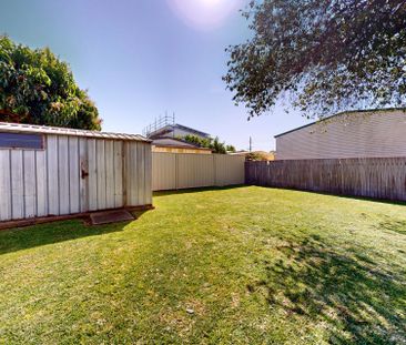 10 Arthur Street, Belmont South NSW 2280 - Photo 5