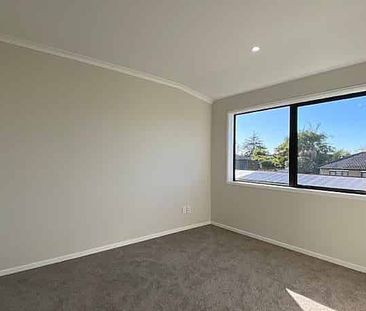 Near New Townhouse - Photo 2