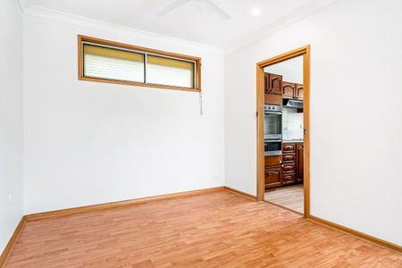 Spacious & Easy Care Three Bedroom Villa - Photo 2