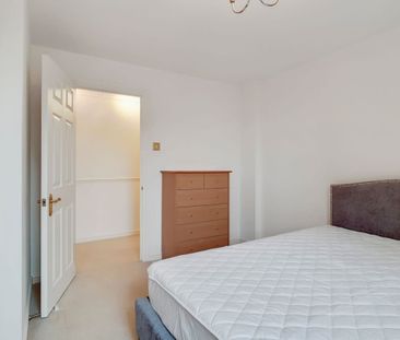 Victoria Wharf, Narrow Street E14 - Photo 1