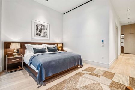 A beautifully designed two bedroom apartment in one of the most sought after developments in London - Photo 5