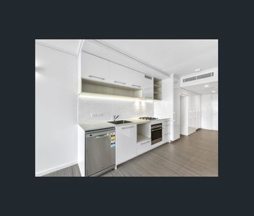 One bedroom apartment on the peninsula! Go to work on the Kitty Cat... - Photo 3