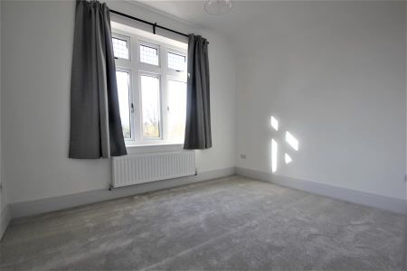 The Beeches, Woking, Surrey, GU22 - Photo 5