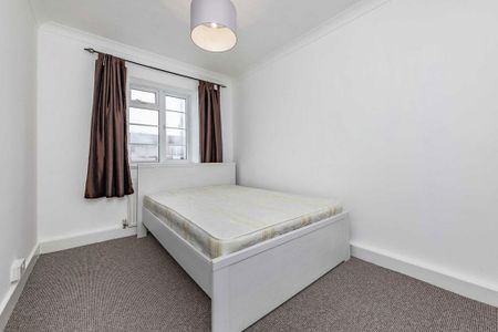 3 bedroom flat to rent - Photo 3