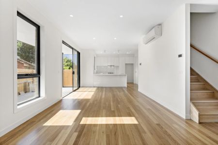 Brilliant and Beautiful - Photo 2