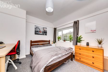 5 bedroom semi-detached house to rent - Photo 4