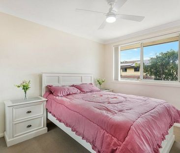 Well Presented Townhouse in Quiet Location - Photo 4