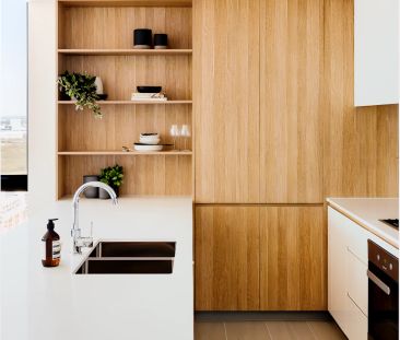 Large one bedroom apartment with private courtyard - Photo 4