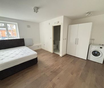Studio to rent - Photo 5