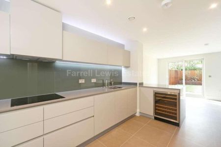 4 bedroom townhouse to rent - Photo 4