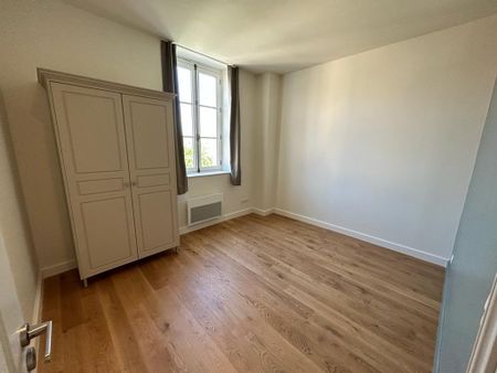 Location Appartement 3 pièces 75m² - Photo 3