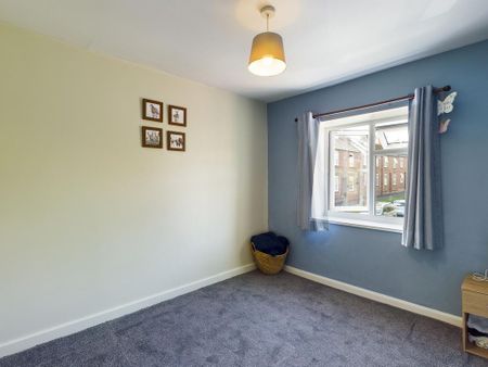 2 bedroom end of terrace house to rent - Photo 5