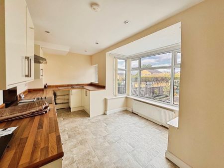 3 bedroom terraced house to rent - Photo 2