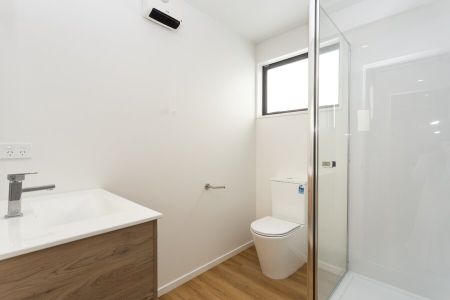 Brand new home in a great location! - Photo 5