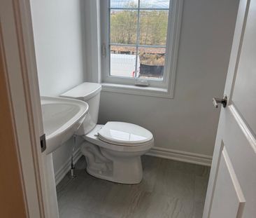 For Lease - 29 Yellow Rail Crescent, Brampton, Ontario - Photo 2