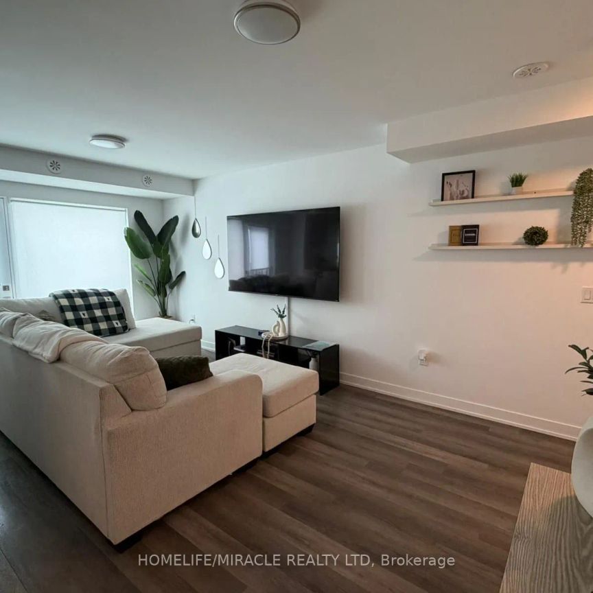 185 Veterans Drive #14 - Photo 1