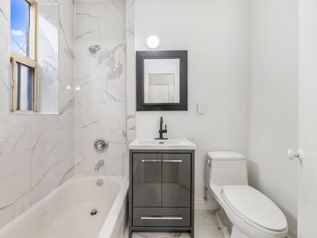 For Lease - 325 Sammon Avenue Unit# 207, Toronto, Ontario - Photo 4