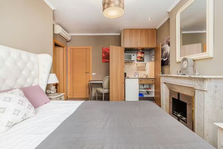 Carrer del Consell de Cent, Barcelona, Catalonia 08009 - Foto 2