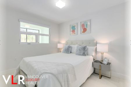 Townhouse in Vancouver East Side, BC - Photo 5