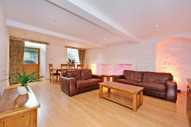 3 bedroom flat to rent - Photo 1