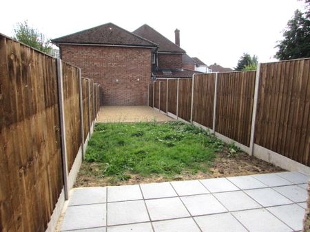 2 bedroom maisonette to rent - Photo 4