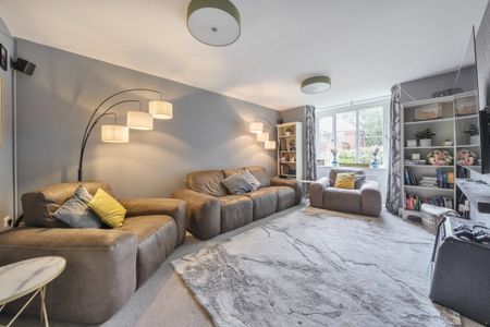 5 bedroom detached house to rent - Photo 2