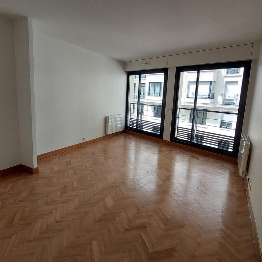 location Appartement T3 DE 65.77m² À PARIS - Photo 1