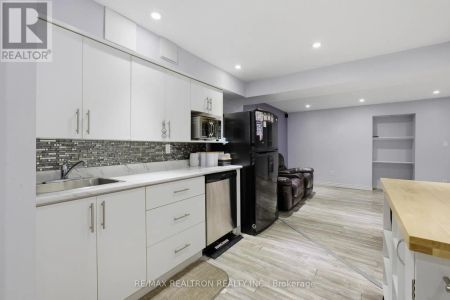 3 RADWELL CRESCENT - Photo 4