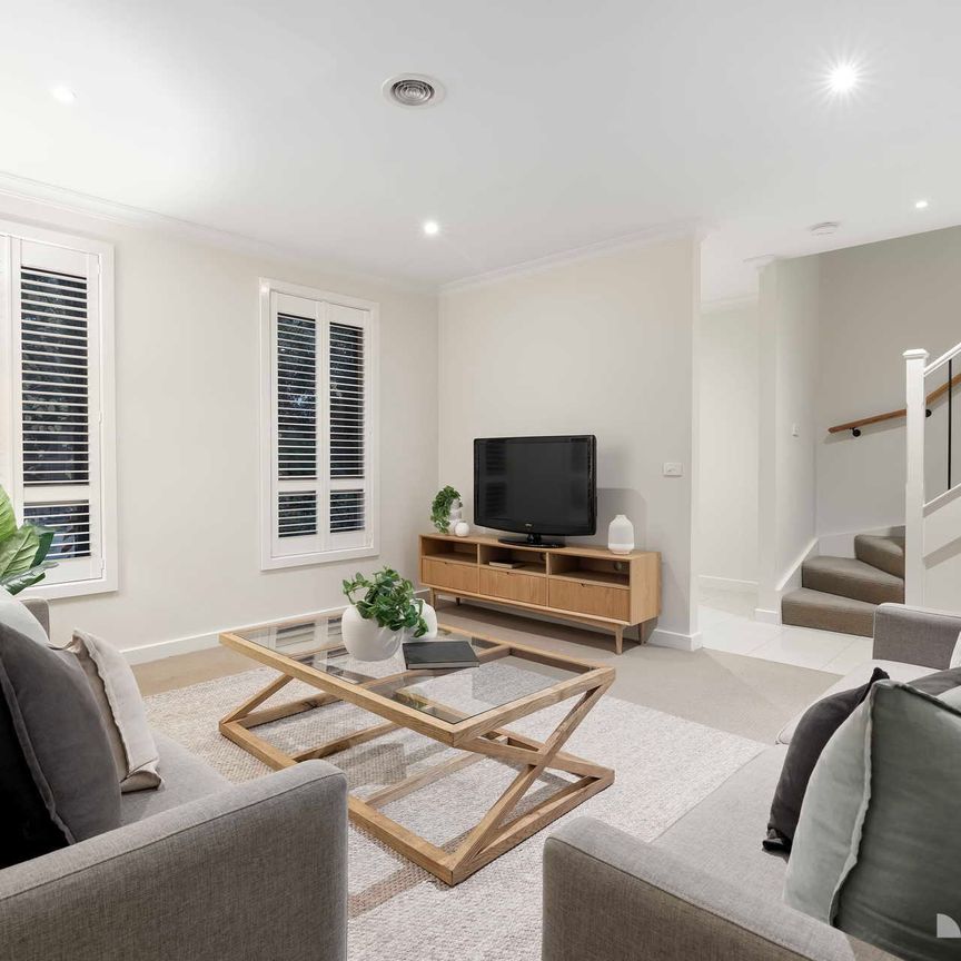 Low-Maintenance Living, Generous Space & Exceptional Convenience in Ringwood - Photo 1