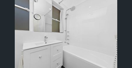 Leafy, Tranquil Setting in an Ideal Location - Photo 5