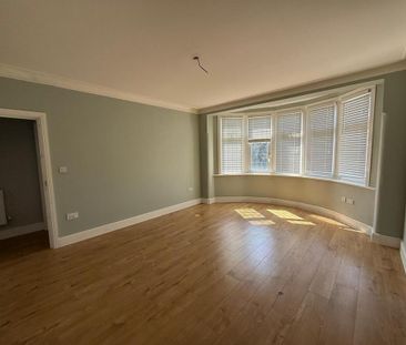 3 bedroom flat to rent - Photo 6