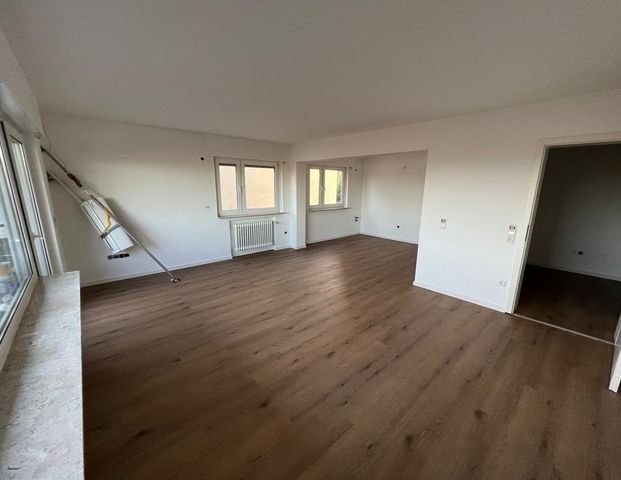 Attraktive 3-Zimmer-Wohnung mit Balkon und Weitblick in Köngen - Photo 1