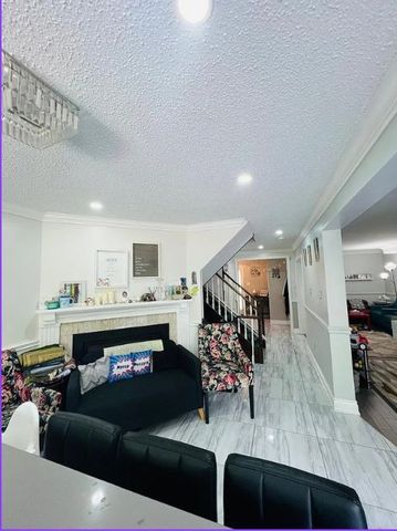 For Lease - 6335 Plowmans Drive, Mississauga, Ontario - Photo 2