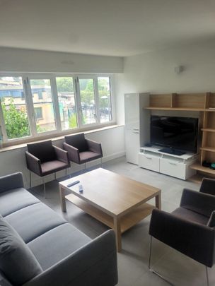 Location appartement 7 pièces, 122.00m², Évry-Courcouronnes - Photo 1