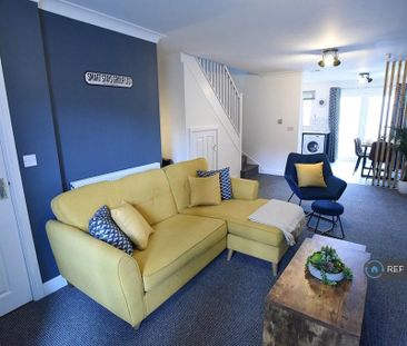 3 bedroom semi-detached house to rent - Photo 1