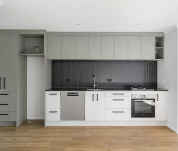 This new duplex is perfect for both professionals and families. - Photo 6