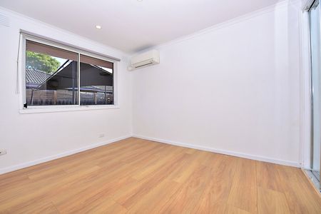 Freshly Renovated 2-Bedroom Unit in Prime Keysborough Location - Photo 3