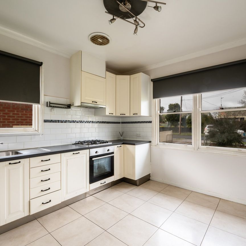 21 Boronia Grove, Wendouree - Photo 1