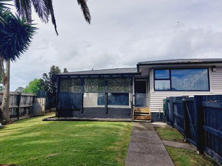 Charming home in Mangere - Photo 3